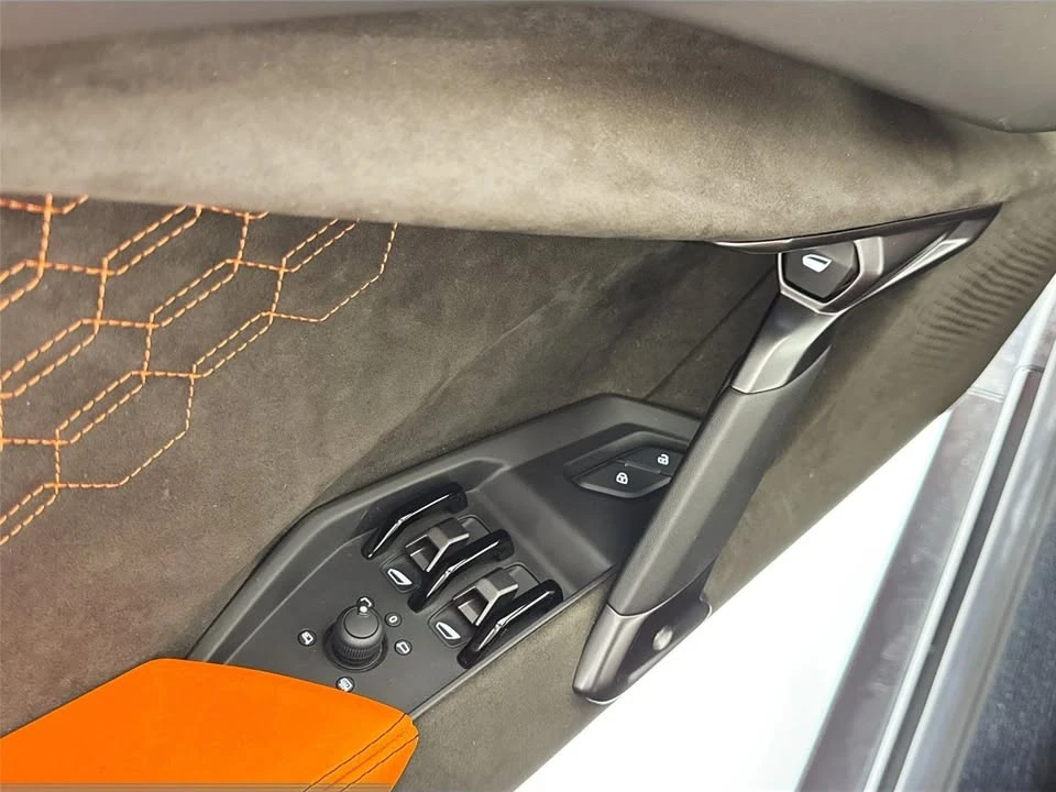 2024 Lamborghini Revuelto - Image 13 of 20