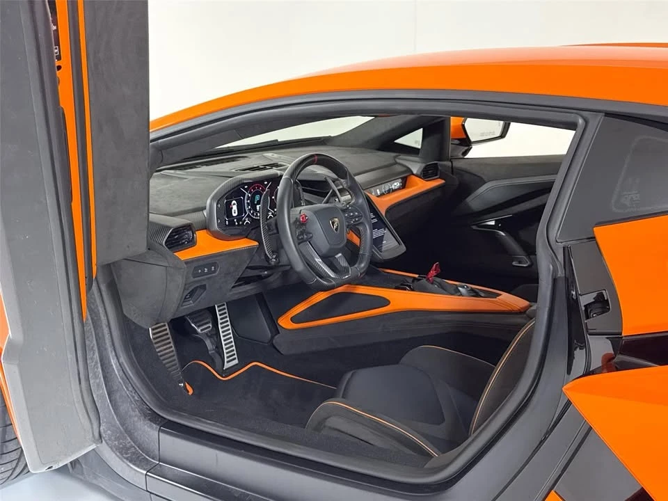 2024 Lamborghini Revuelto - Image 12 of 20