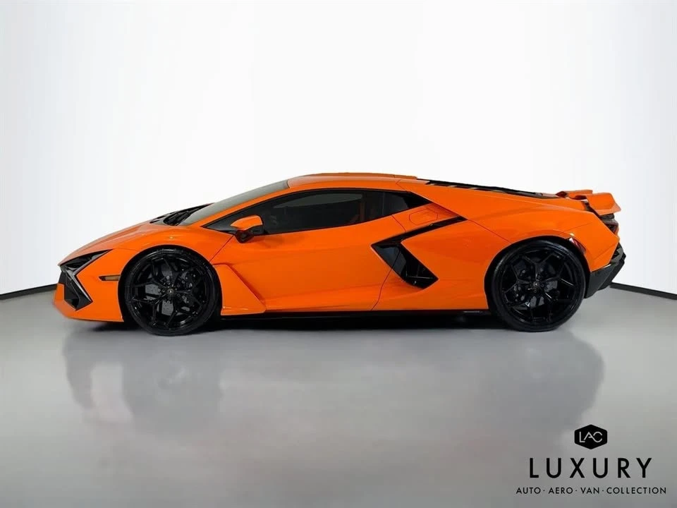 2024 Lamborghini Revuelto - Image 8 of 20