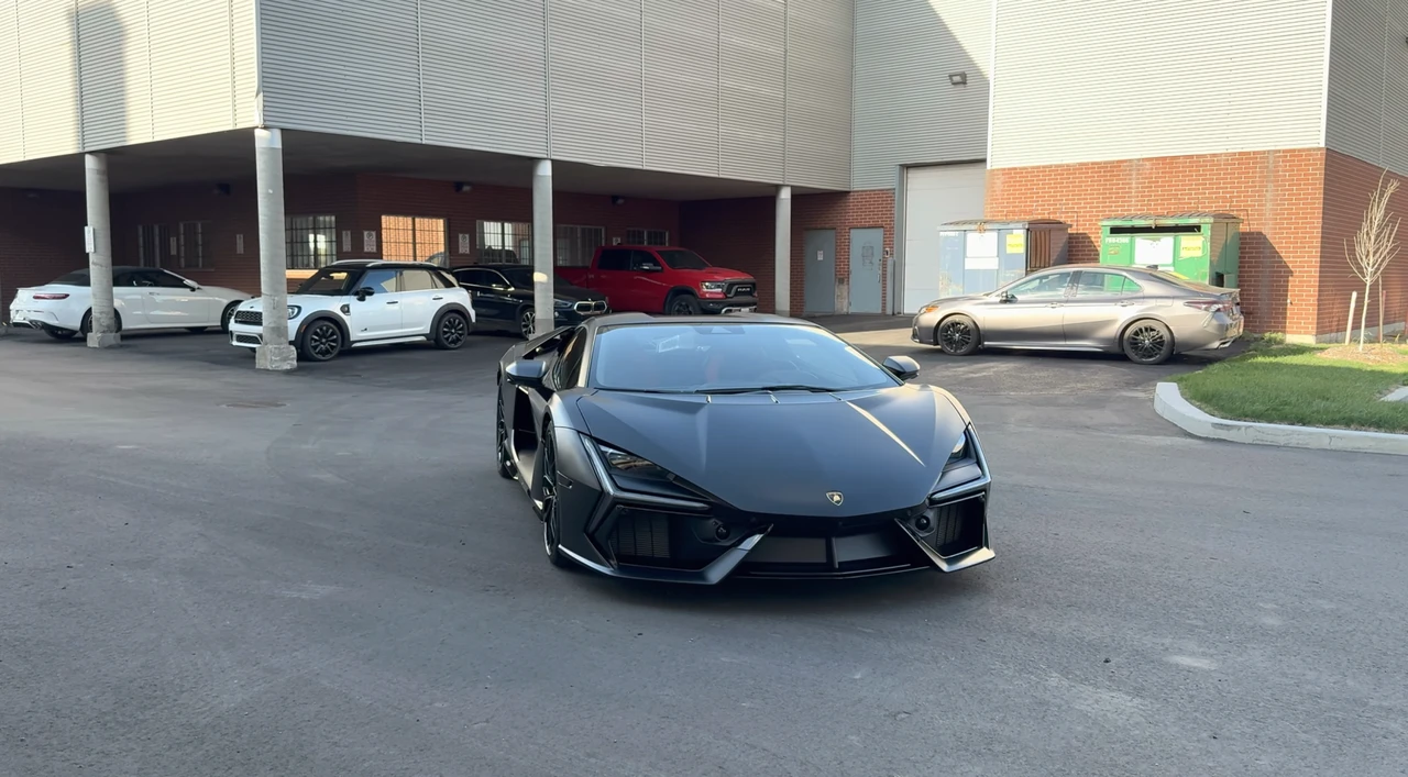 2024 Lamborghini Revuelto - Image 14 of 31