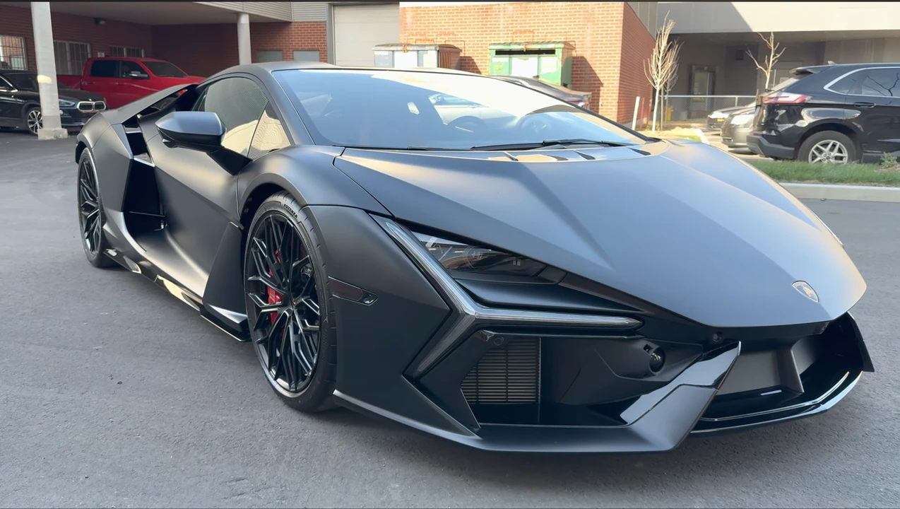 2024 Lamborghini Revuelto - Image 18 of 31