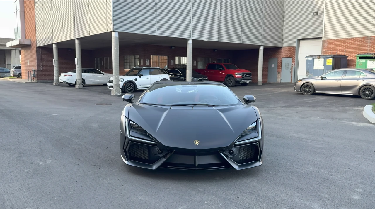2024 Lamborghini Revuelto - Image 12 of 31