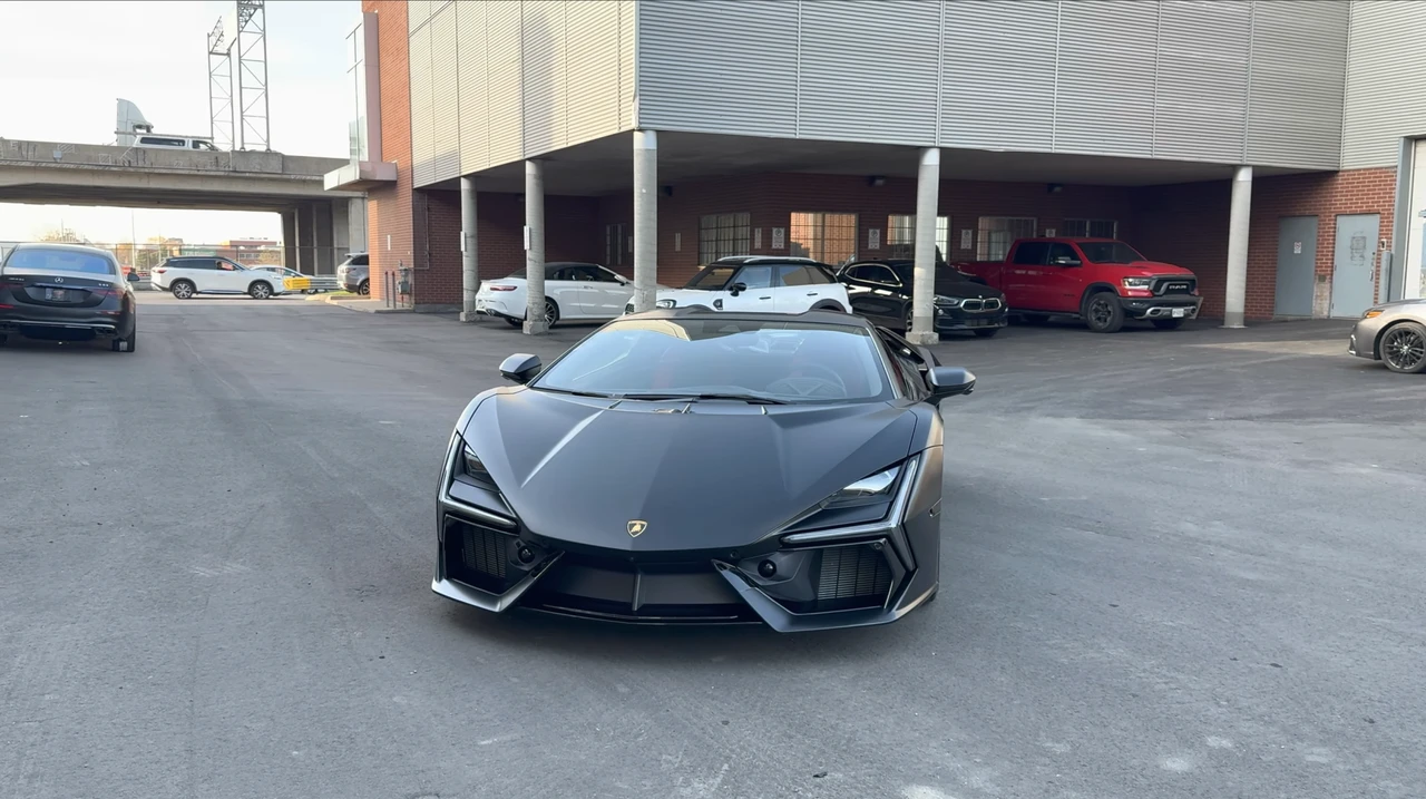 2024 Lamborghini Revuelto - Image 9 of 31