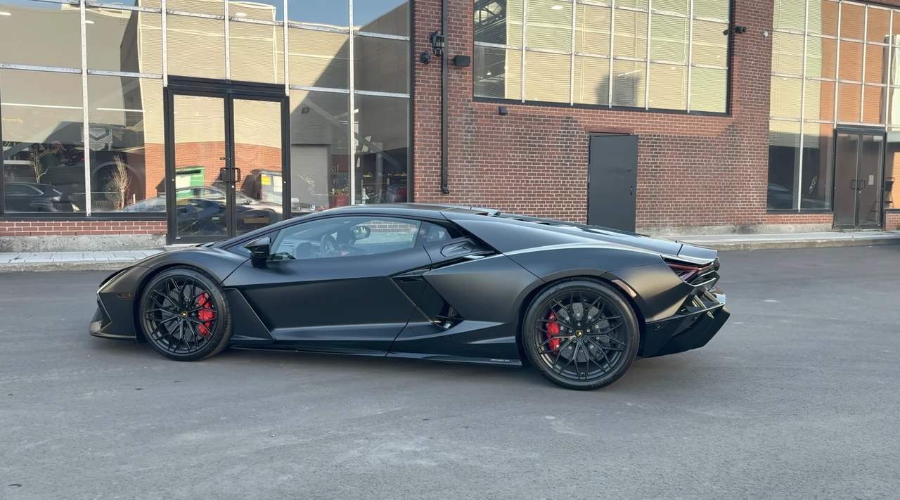 2024 Lamborghini Revuelto - Image 27 of 31