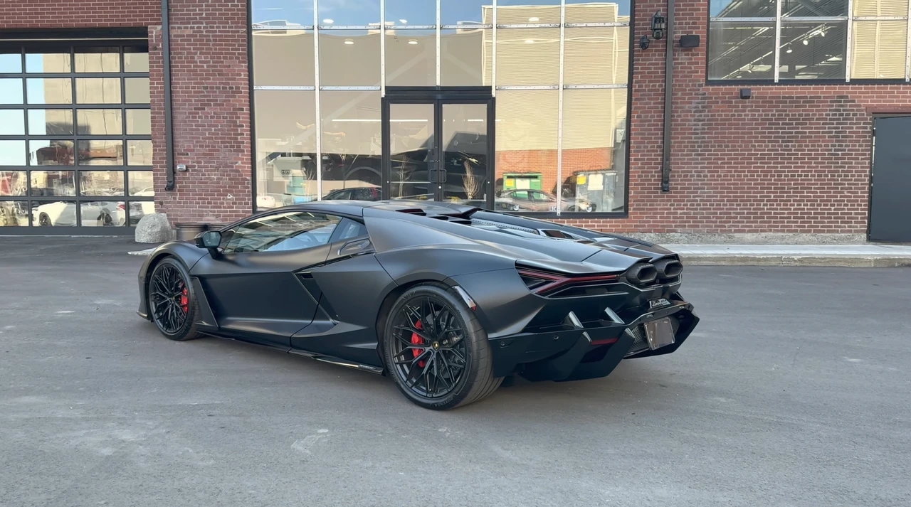 2024 Lamborghini Revuelto - Image 25 of 31