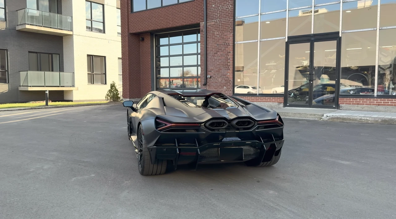 2024 Lamborghini Revuelto - Image 24 of 31