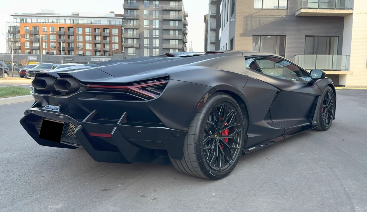 2024 Lamborghini Revuelto - Image 19 of 31
