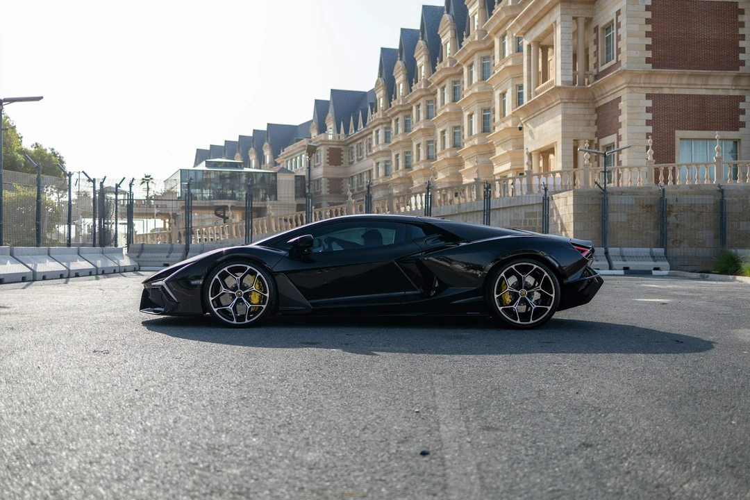 2024 Lamborghini Revuelto - Image 15 of 21