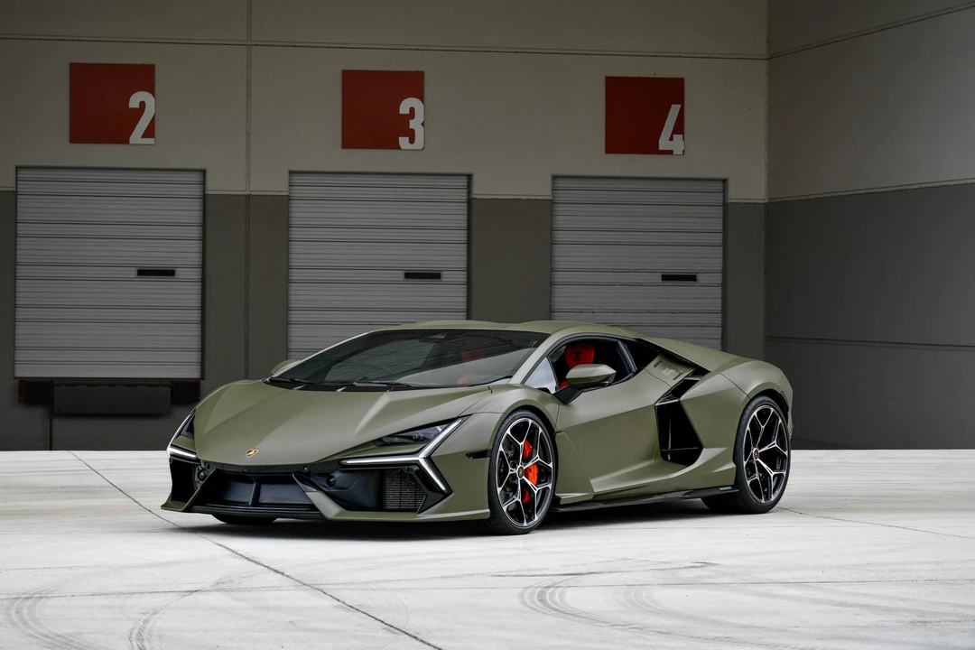 2024 Lamborghini Revuelto - Image 2 of 31