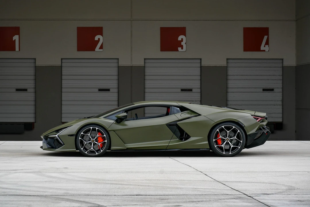 2024 Lamborghini Revuelto - Image 5 of 31