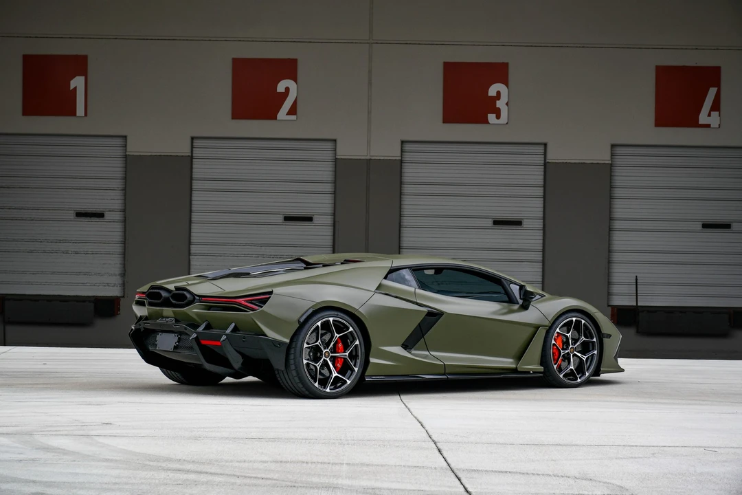 2024 Lamborghini Revuelto - Image 9 of 31