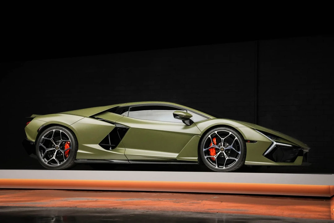 2024 Lamborghini Revuelto - Image 22 of 31