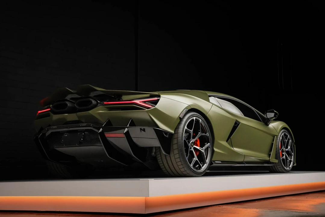 2024 Lamborghini Revuelto - Image 17 of 31