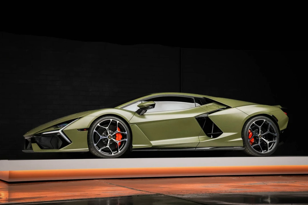 2024 Lamborghini Revuelto - Image 16 of 31