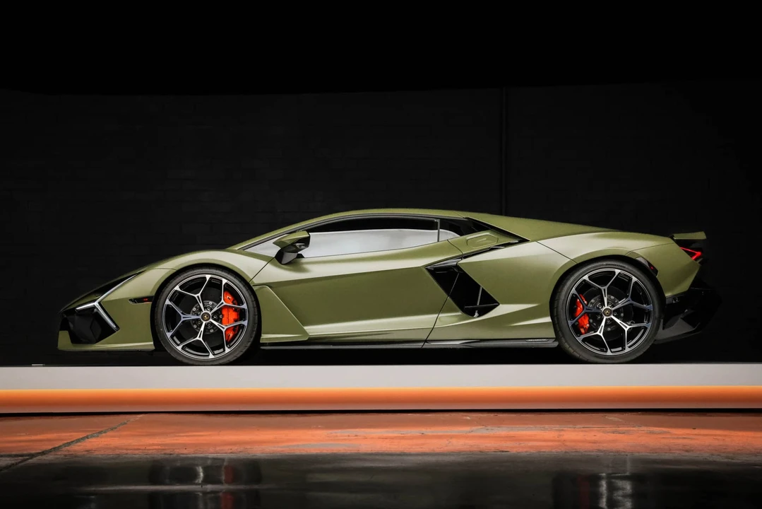 2024 Lamborghini Revuelto - Image 12 of 31