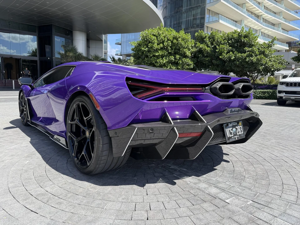 2024 Lamborghini Revuelto - Image 9 of 31