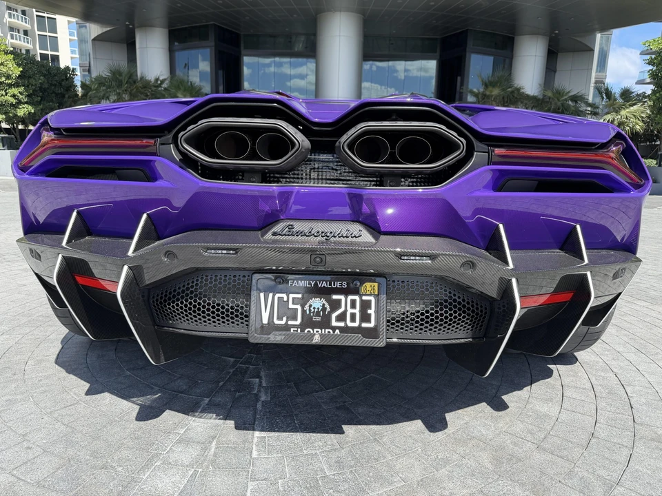 2024 Lamborghini Revuelto - Image 11 of 31