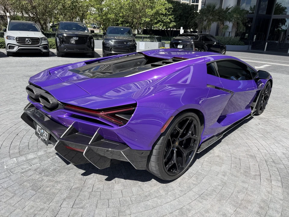 2024 Lamborghini Revuelto - Image 12 of 31