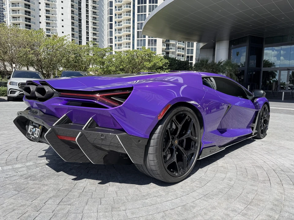 2024 Lamborghini Revuelto - Image 13 of 31