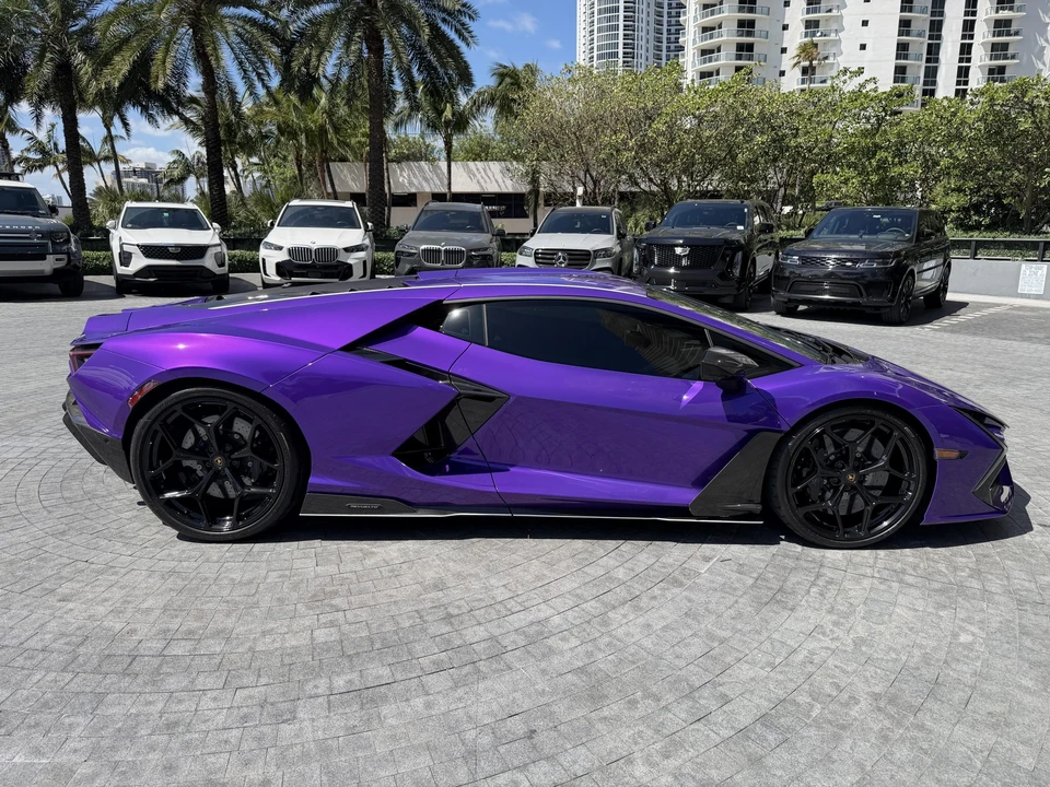 2024 Lamborghini Revuelto - Image 15 of 31