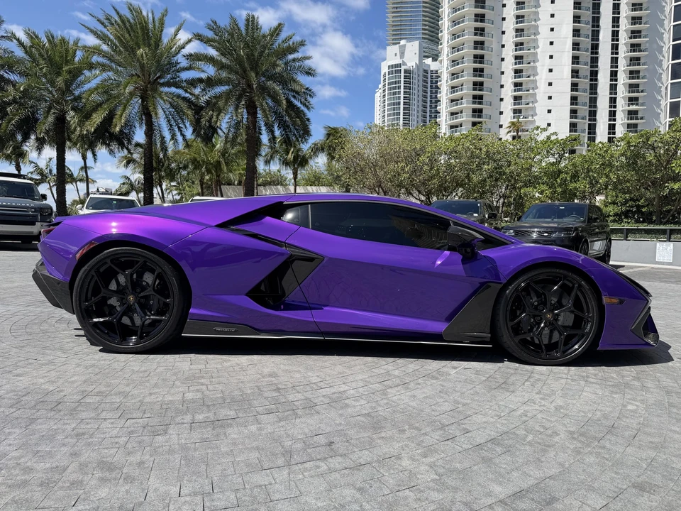 2024 Lamborghini Revuelto - Image 16 of 31