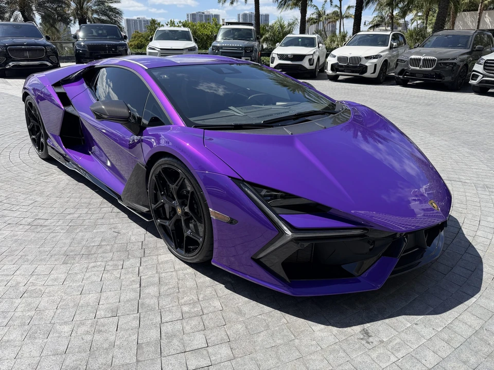 2024 Lamborghini Revuelto - Image 17 of 31