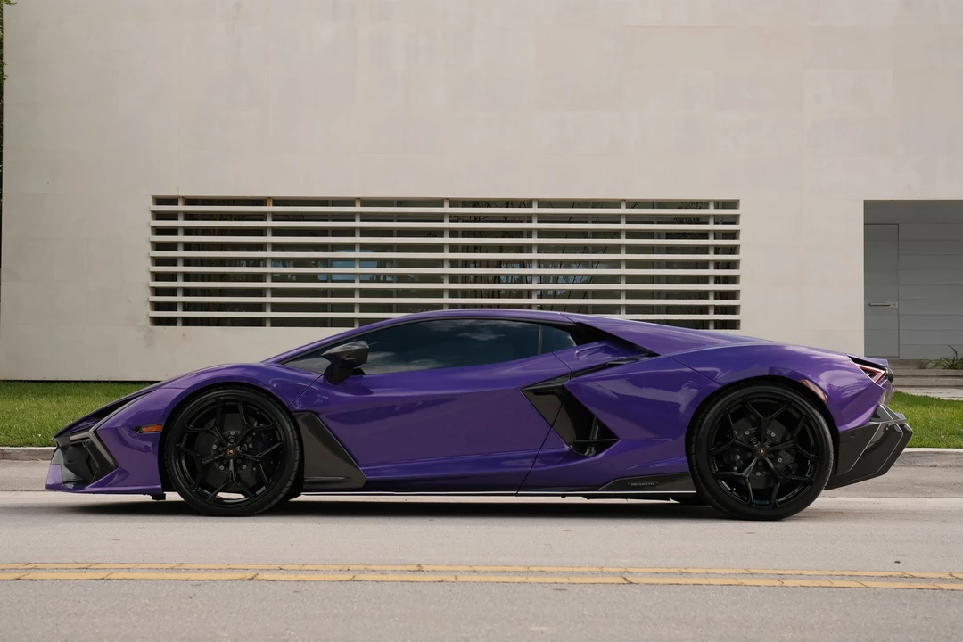 2024 Lamborghini Revuelto - Image 20 of 31