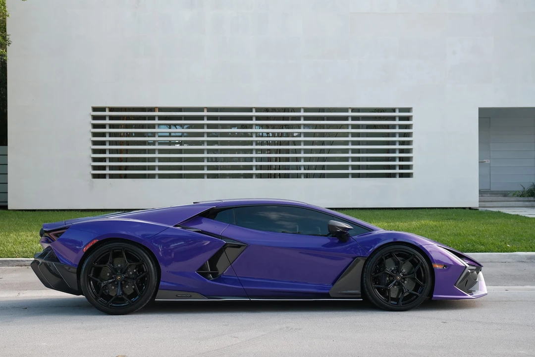2024 Lamborghini Revuelto - Image 24 of 31