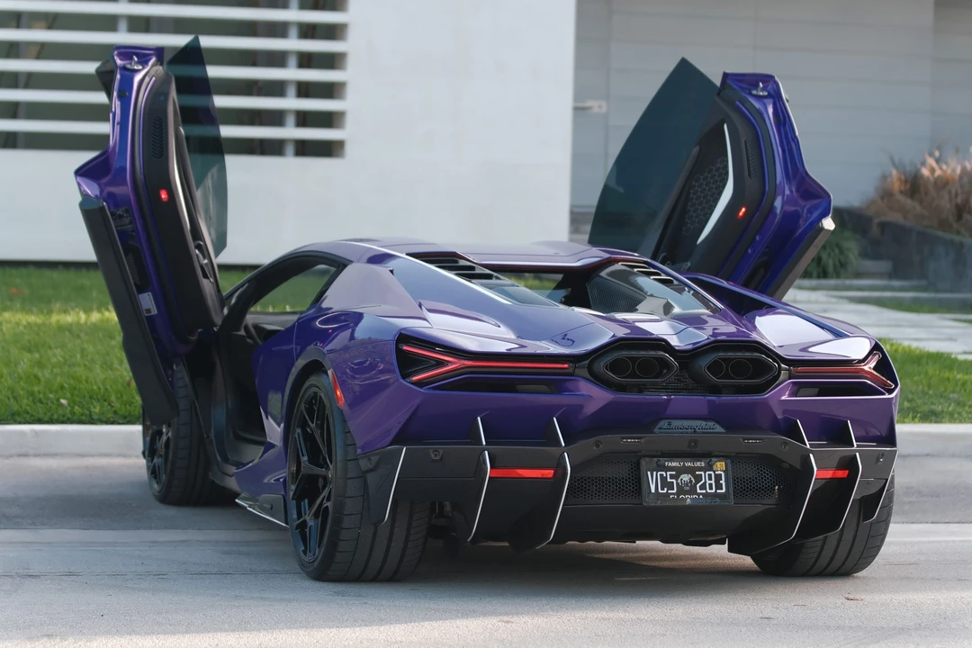 2024 Lamborghini Revuelto - Image 27 of 31