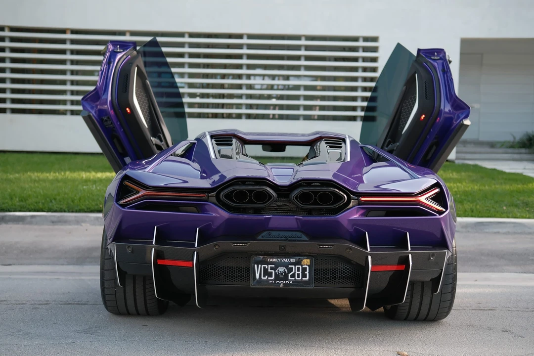 2024 Lamborghini Revuelto - Image 28 of 31