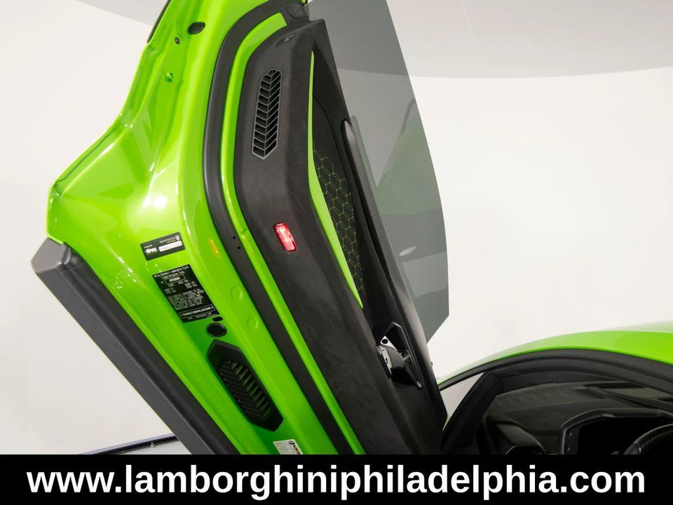 2024 Lamborghini Revuelto - Image 10 of 31