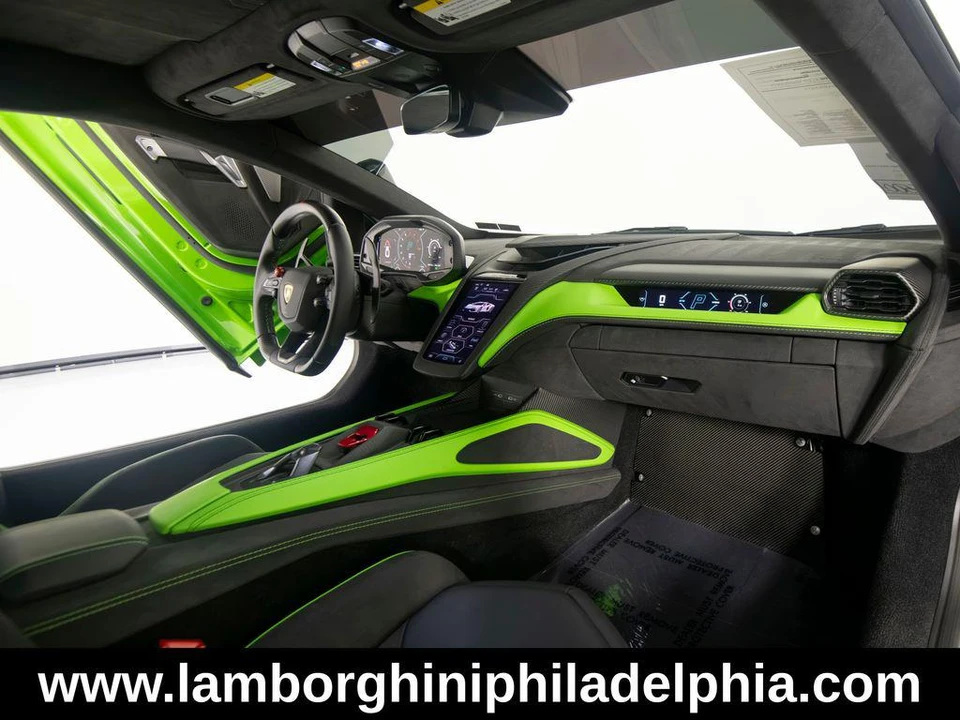 2024 Lamborghini Revuelto - Image 29 of 31