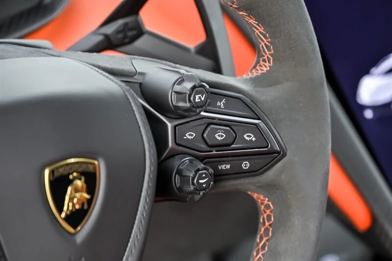 2024 Lamborghini Revuelto - Image 25 of 31