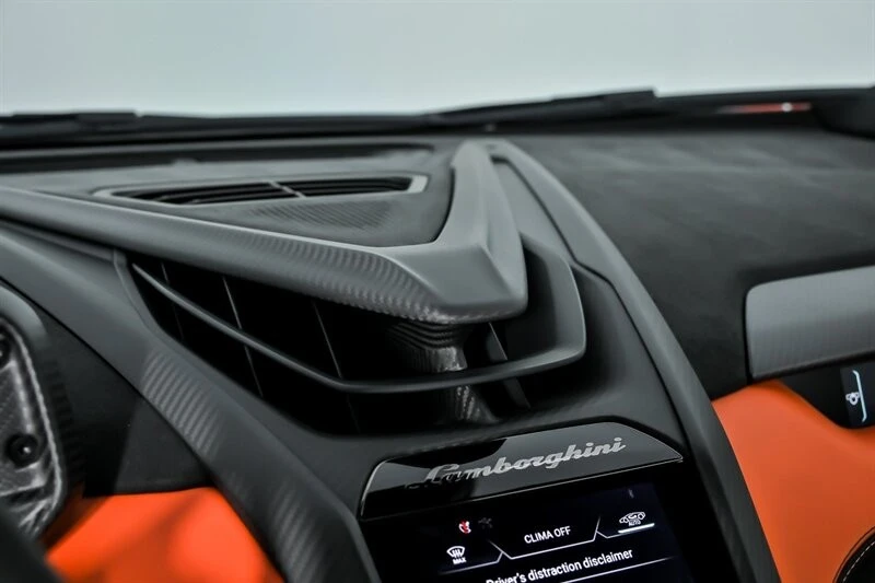 2024 Lamborghini Revuelto - Image 31 of 31