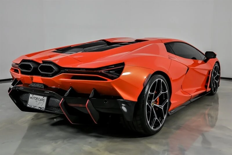 2024 Lamborghini Revuelto - Image 13 of 31