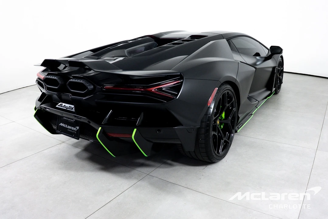 2024 Lamborghini Revuelto - Image 10 of 31