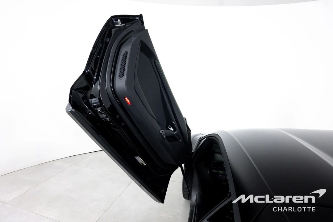 2024 Lamborghini Revuelto - Image 12 of 31