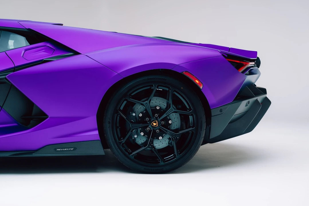 2024 Lamborghini Revuelto - Image 17 of 21