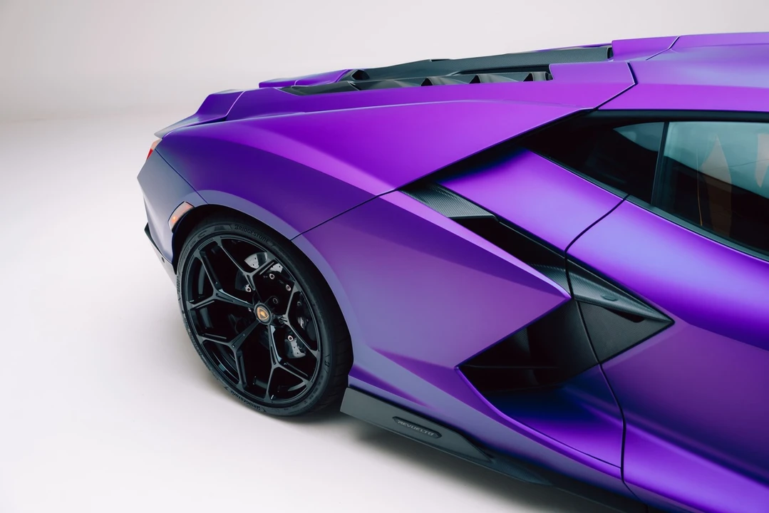 2024 Lamborghini Revuelto - Image 11 of 21