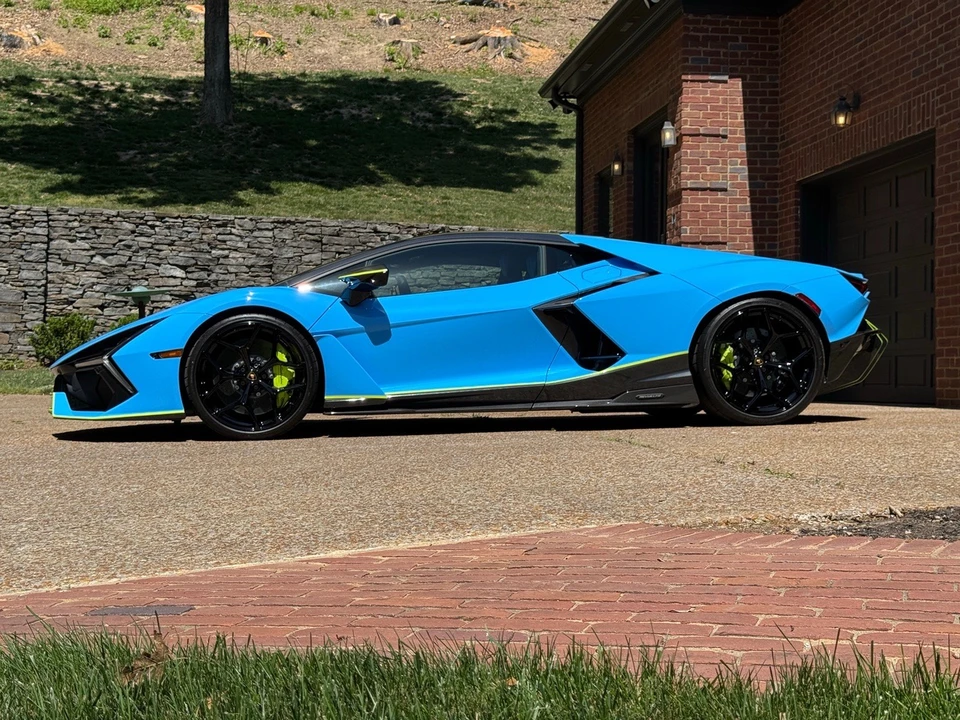 2024 Lamborghini Revuelto - Image 4 of 31