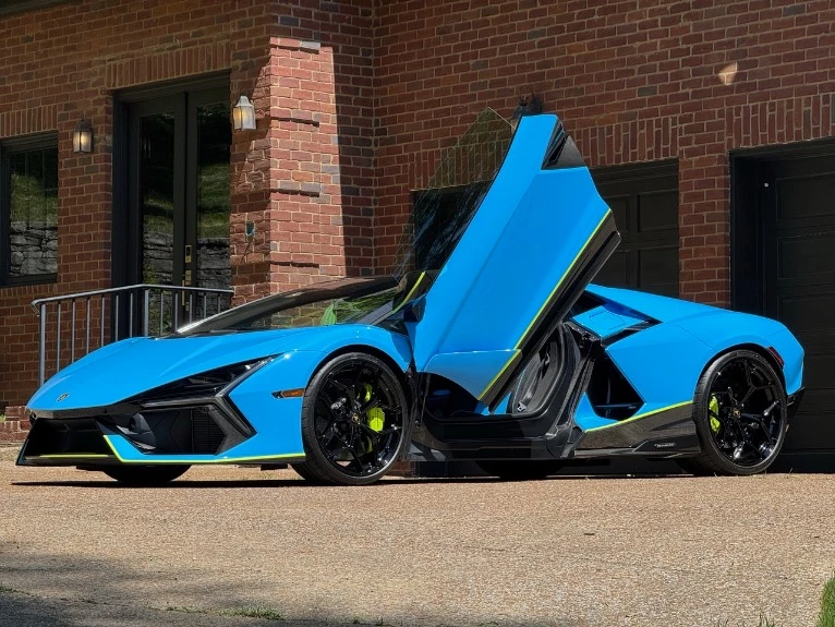 2024 Lamborghini Revuelto - Image 28 of 31