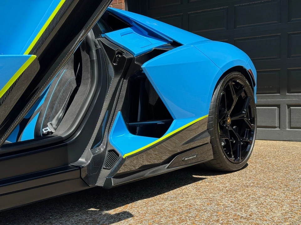 2024 Lamborghini Revuelto - Image 19 of 31