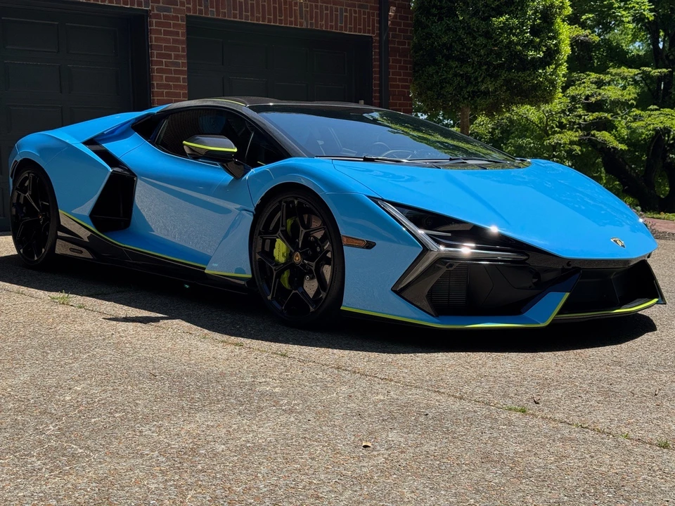 2024 Lamborghini Revuelto - Image 9 of 31