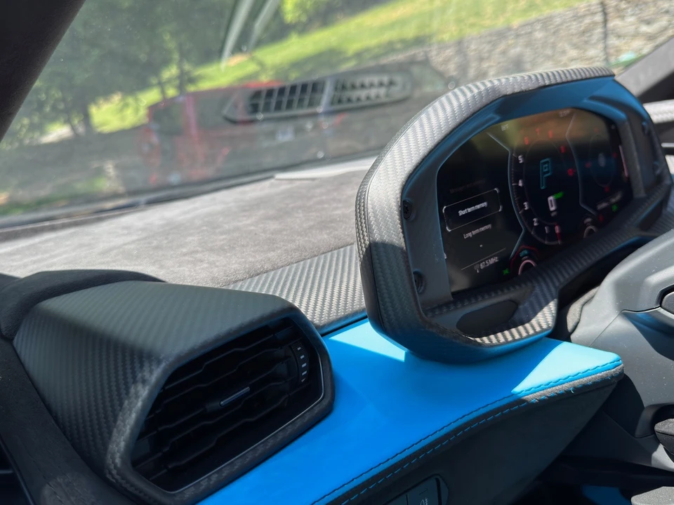 2024 Lamborghini Revuelto - Image 17 of 31