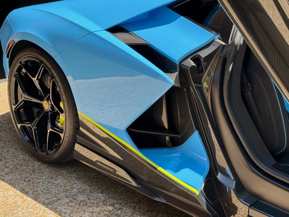 2024 Lamborghini Revuelto - Image 23 of 31