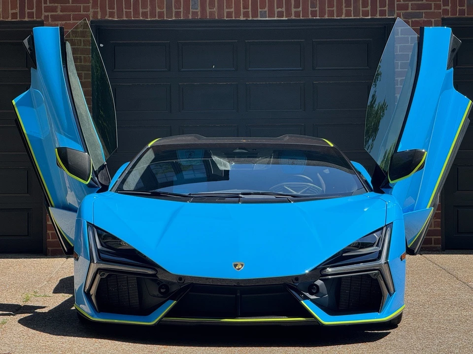 2024 Lamborghini Revuelto - Image 11 of 31