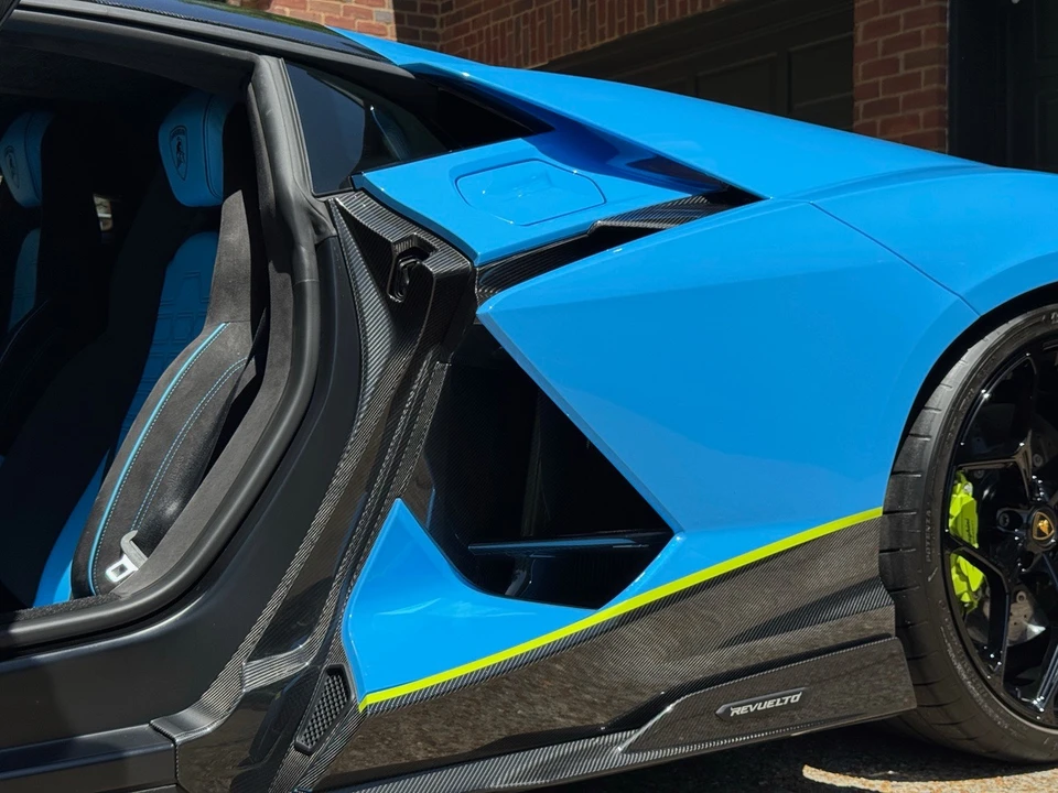 2024 Lamborghini Revuelto - Image 12 of 31