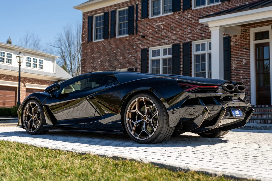 2024 Lamborghini Revuelto - Image 14 of 31