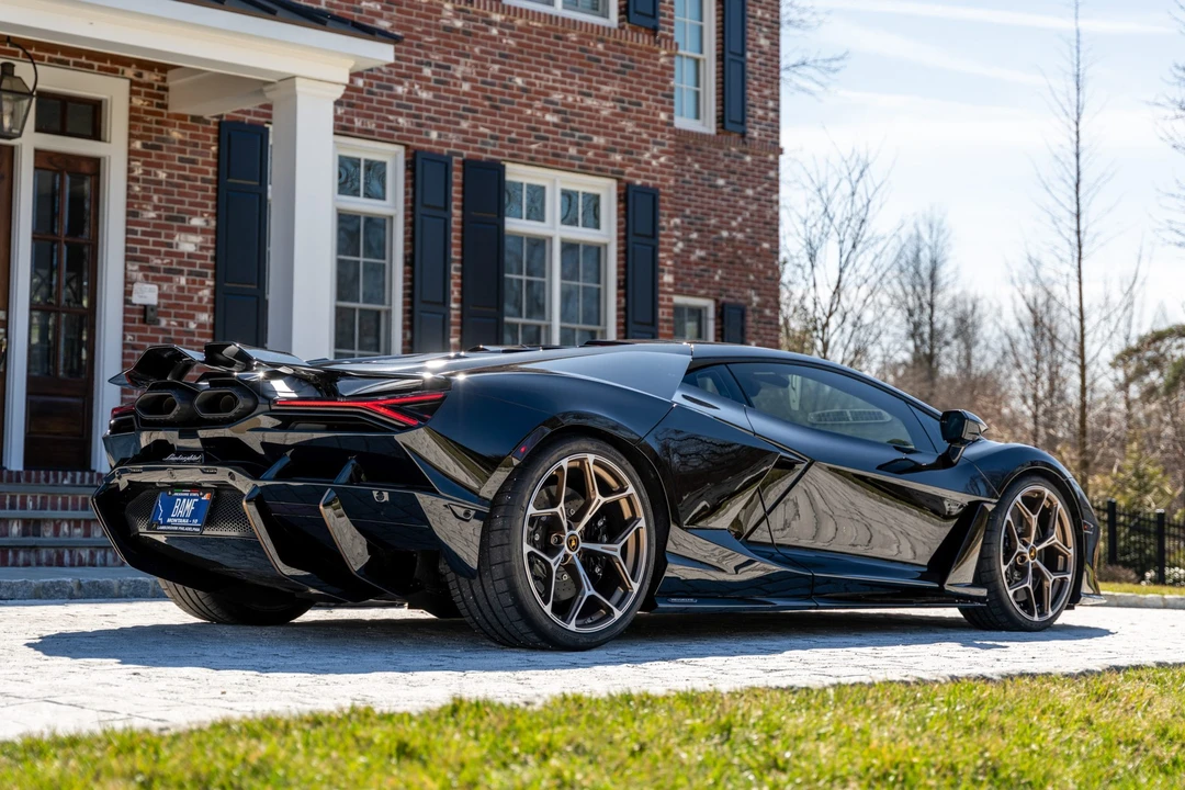 2024 Lamborghini Revuelto - Image 11 of 31
