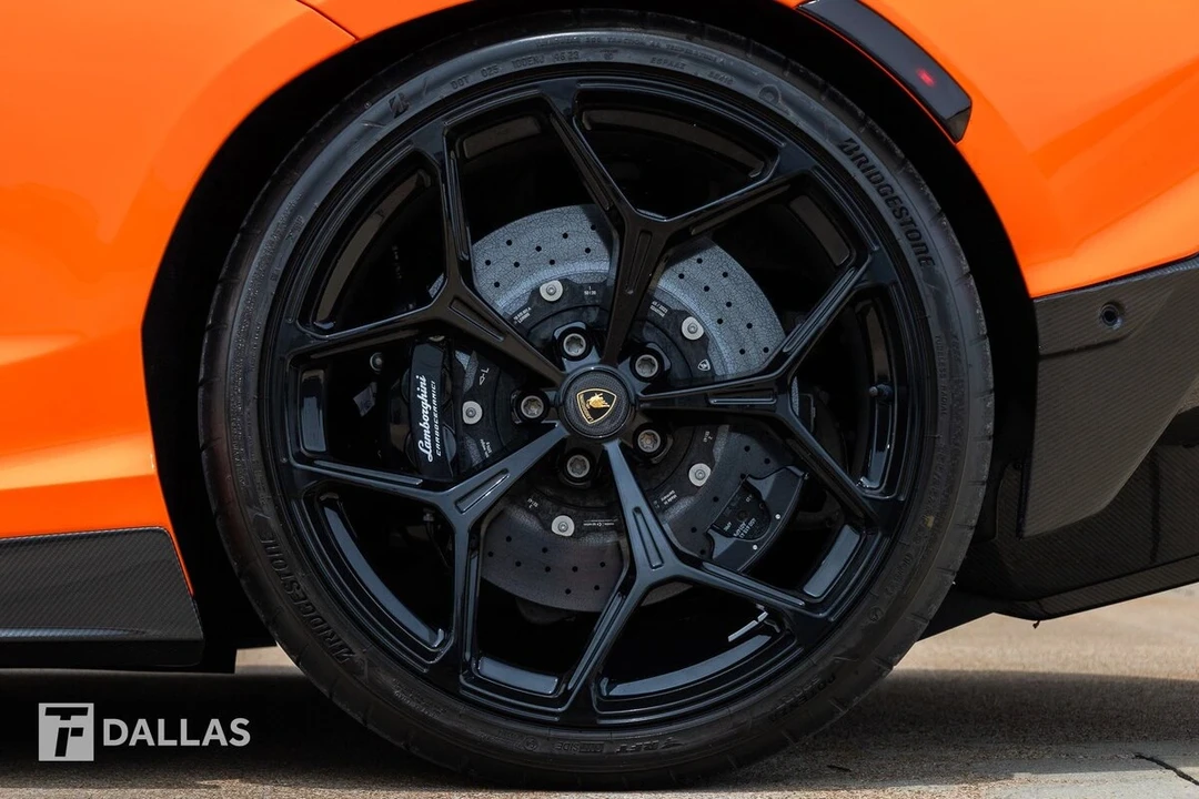 2024 Lamborghini Revuelto - Image 9 of 31